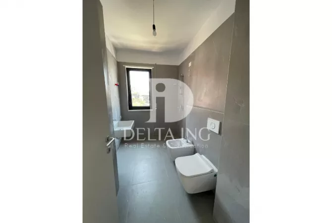 Shtepi ne shitje Apartament ne Tirane, 3+1, Mobilimi Bosh, pa mobiluar, Pagesa 300,000  Euro.