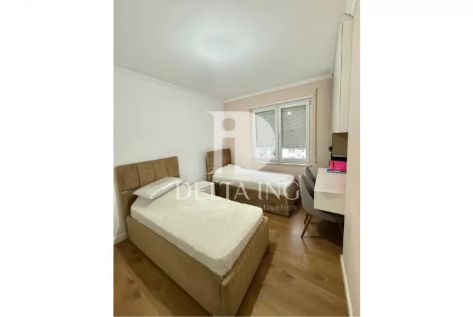 Shtepi me qera Apartament ne Tirane, 2+1, Mobilimi E mobiluar, Pagesa 900  Euro.