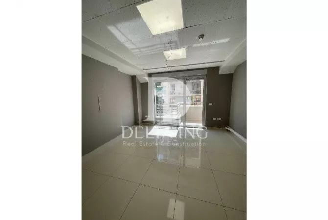 Ambient biznesi me qera 3+1 ne Tirane - 3,135 Euro