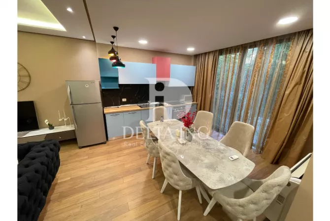 Shtepi me qera 3+1 ne Tirane - 1,800 Euro
