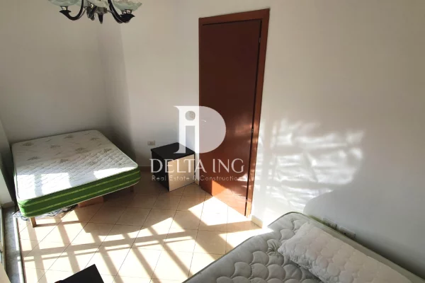 Shtepi ne shitje Apartament ne Tirane, 2+1, Mobilimi E mobiluar, Pagesa 154,000  Euro.