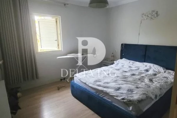 Shtepi ne shitje Apartament ne Tirane, 2+1, Mobilimi E mobiluar, Pagesa 210,000  Euro.
