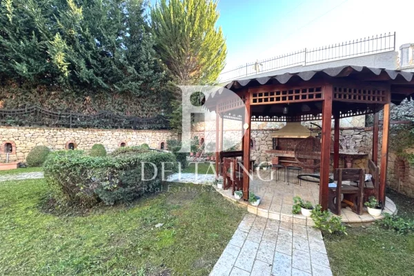 Shtepi me qera Vila Luksoze ne Tirane, 6+1, Mobilimi Pjeserisht e mobiluar, Pagesa 3,000  Euro.