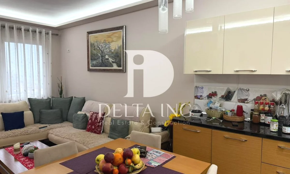 Shtepi ne shitje Apartament ne Tirane, 2+1, Mobilimi E mobiluar, Pagesa 170,000  Euro.