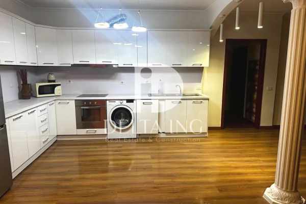 Shtepi me qera 2+1 ne Tirane - 800 Euro