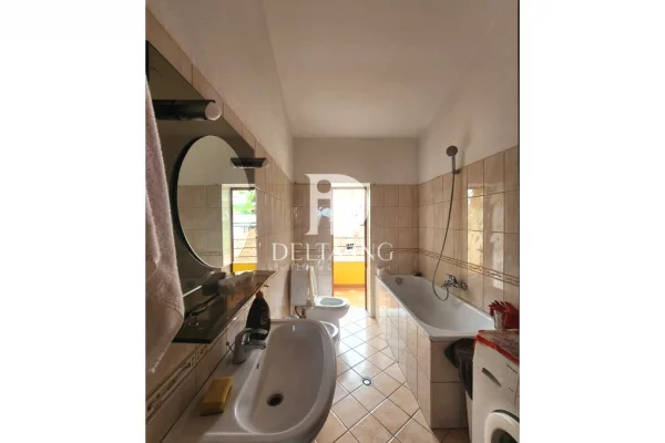 Shtepi ne shitje Vila Luksoze ne Tirane, 7+1, Mobilimi E mobiluar, Pagesa 750,000  Euro.