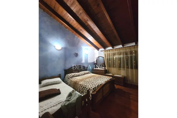 Shtepi ne shitje Vila Luksoze ne Tirane, 7+1, Mobilimi E mobiluar, Pagesa 750,000  Euro.