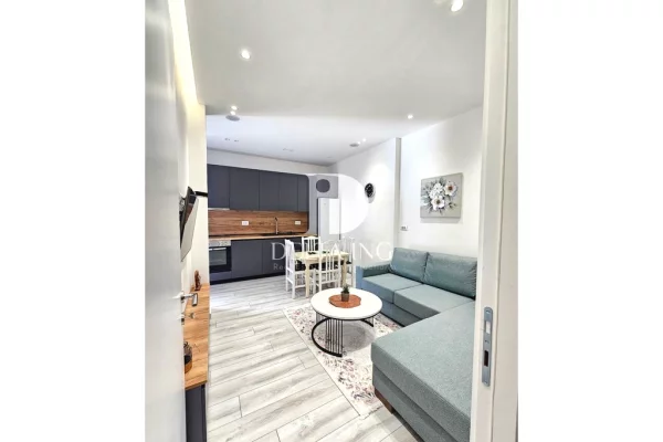 Shtepi me qera 2+1 ne Tirane - 400 Euro