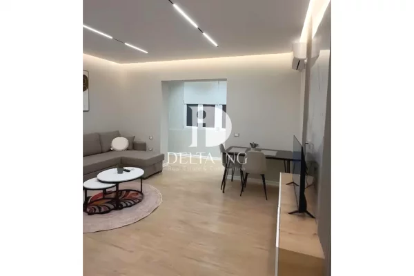 Shitet garsoniere – Rruga e Barrikadave