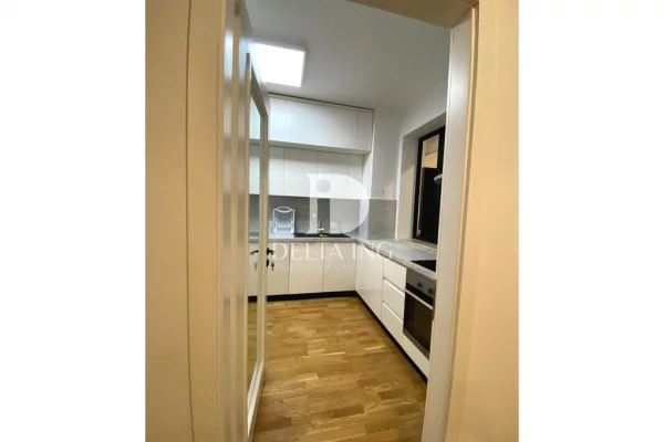 Shtepi me qera 2+1 ne Tirane - 2,500 Euro