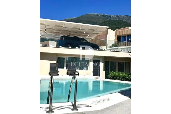 Shtepi ne shitje Vila Luksoze ne Himare, 7+1, Mobilimi E mobiluar, Pagesa 1,300,000  Euro.