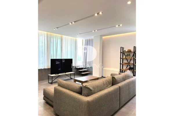 Shtepi ne shitje Vila Luksoze ne Himare, 7+1, Mobilimi E mobiluar, Pagesa 1,300,000  Euro.