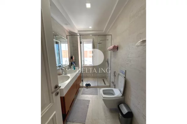 Shtepi ne shitje Apartament ne Tirane, 3+1, Mobilimi E mobiluar, Pagesa 350,000  Euro.