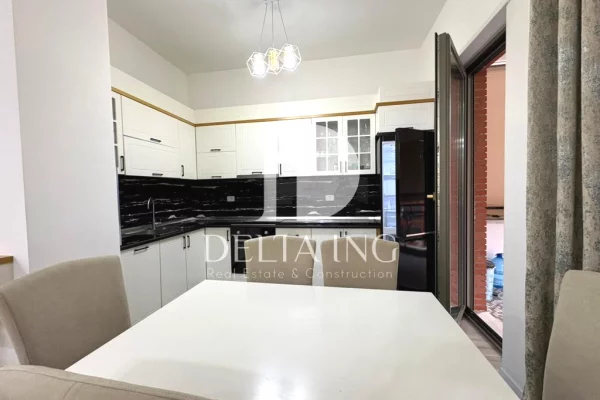 Shtepi me qera Apartament ne Tirane, 2+1, Mobilimi E mobiluar, Pagesa 1,200  Euro.