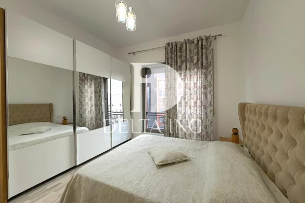 Shtepi me qera Apartament ne Tirane, 2+1, Mobilimi E mobiluar, Pagesa 1,200  Euro.