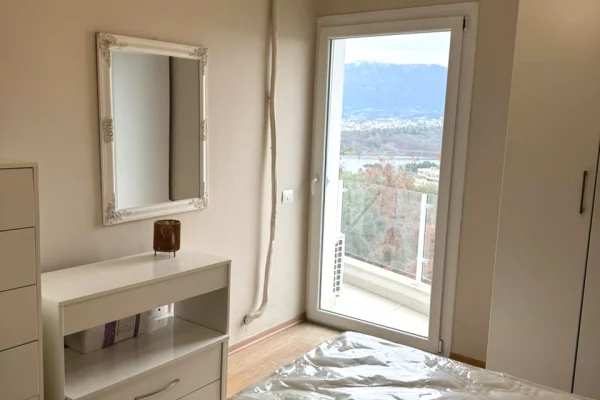 Shtepi me qera Apartament ne Tirane, 2+1, Mobilimi E mobiluar, Pagesa 70,000  Leke.
