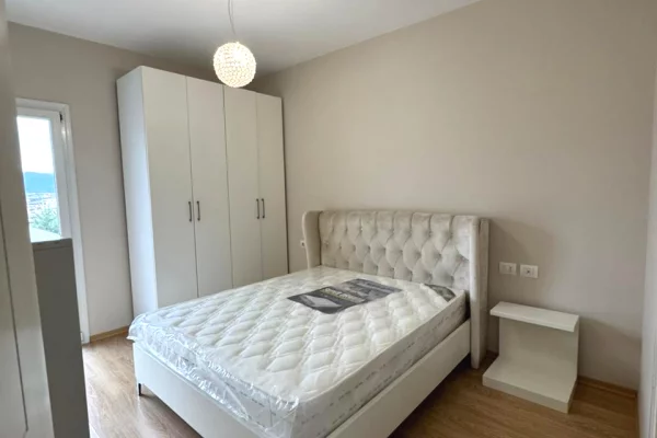 Shtepi me qera Apartament ne Tirane, 2+1, Mobilimi E mobiluar, Pagesa 70,000  Leke.