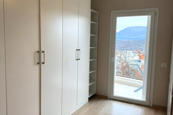 Shtepi me qera Apartament ne Tirane, 2+1, Mobilimi E mobiluar, Pagesa 70,000  Leke.