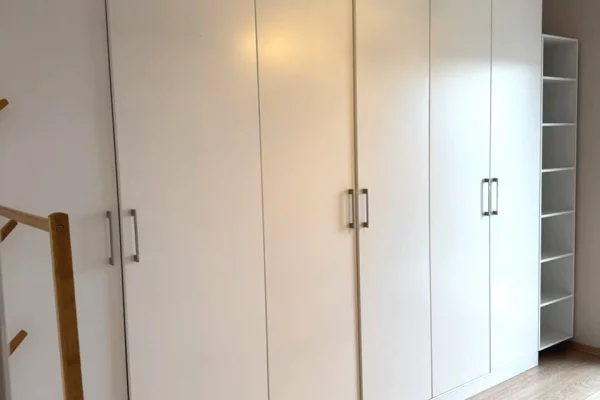 Shtepi me qera Apartament ne Tirane, 2+1, Mobilimi E mobiluar, Pagesa 70,000  Leke.