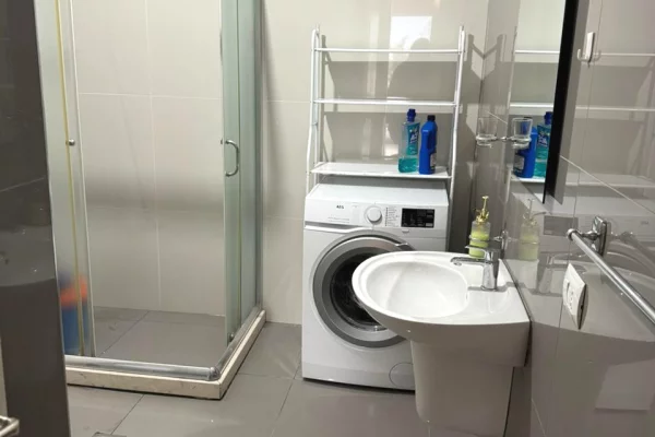 Shtepi me qera Apartament ne Tirane, 2+1, Mobilimi E mobiluar, Pagesa 70,000  Leke.