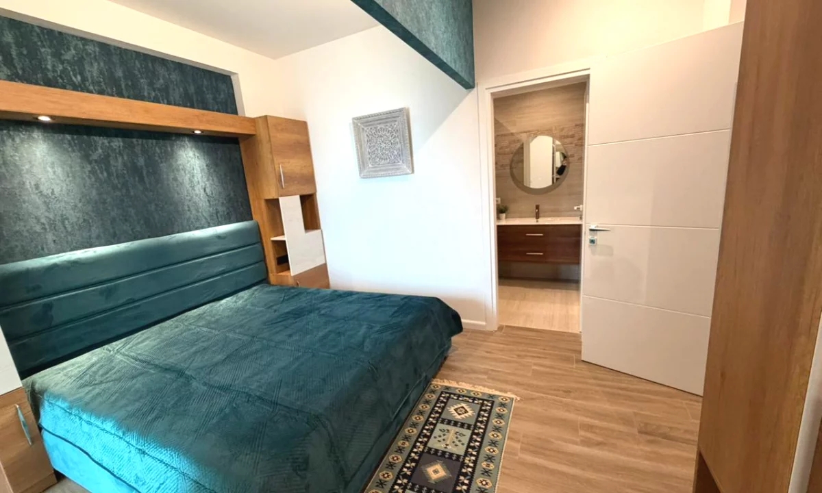 Shtepi ne shitje Apartament ne Vlore, 2+1, Mobilimi E mobiluar, Pagesa 590,000  Euro.
