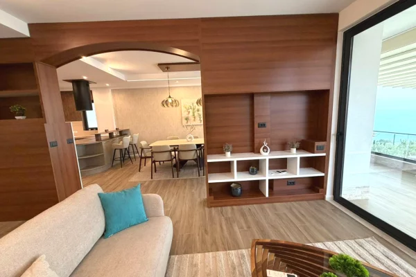 Shtepi ne shitje Apartament ne Vlore, 2+1, Mobilimi E mobiluar, Pagesa 590,000  Euro.