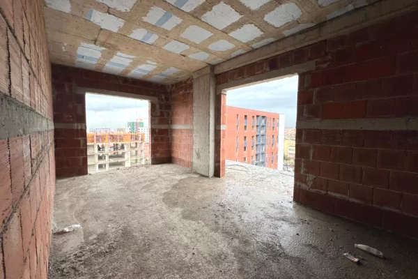 Shitet apartament 1+1 me verandë – Ish Fusha e Aviacionit