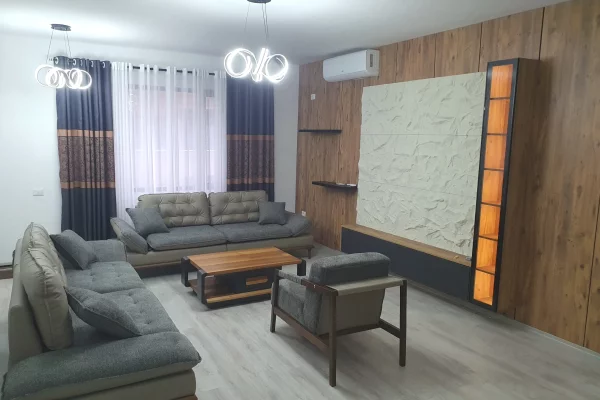 Shtepi me qera Apartament ne Tirane, 2+1, Mobilimi E mobiluar, Pagesa 700  Euro.