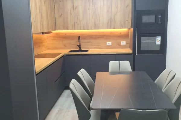 Shtepi me qera Apartament ne Tirane, 2+1, Mobilimi E mobiluar, Pagesa 700  Euro.