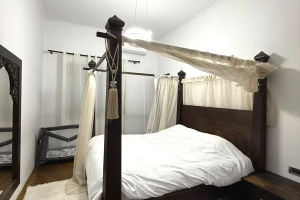 Shtepi me qera Apartament ne Tirane, 2+1, Mobilimi E mobiluar, Pagesa 1,200  Euro.