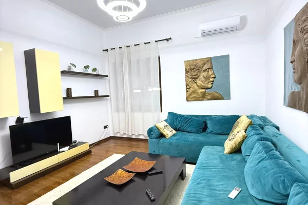 Shtepi me qera Apartament ne Tirane, 2+1, Mobilimi E mobiluar, Pagesa 1,200  Euro.