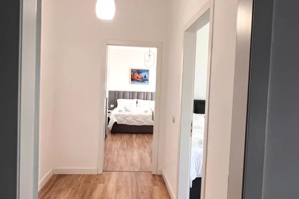 Shtepi me qera Apartament ne Tirane, 2+1, Mobilimi E mobiluar, Pagesa 1,200  Euro.