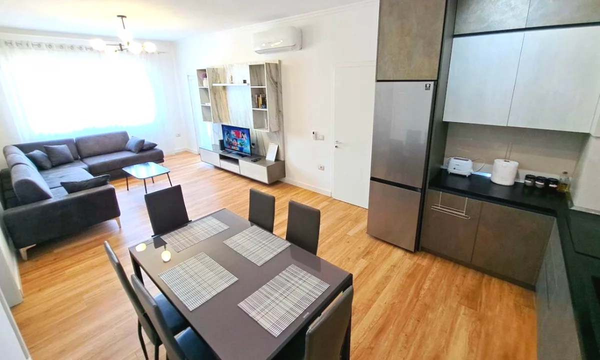 Shtepi me qera Apartament ne Tirane, 2+1, Mobilimi E mobiluar, Pagesa 1,200  Euro.