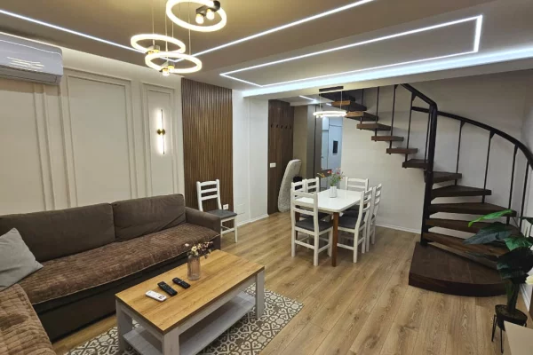 Shtepi me qera Apartament ne Tirane, 2+1, Mobilimi E mobiluar, Pagesa 1,200  Euro.