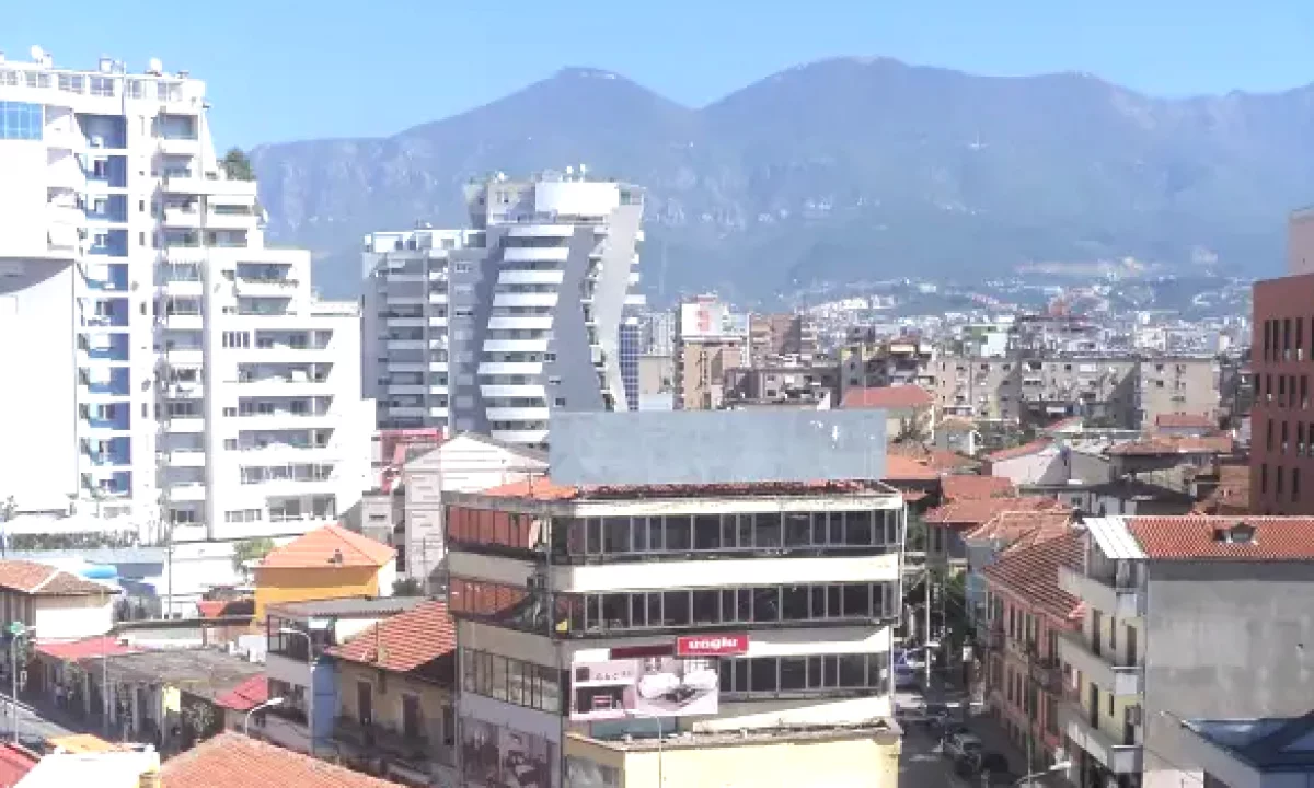 Shtepi me qera Apartament ne Tirane, 2+1, Mobilimi E mobiluar, Pagesa 1,300  Euro.