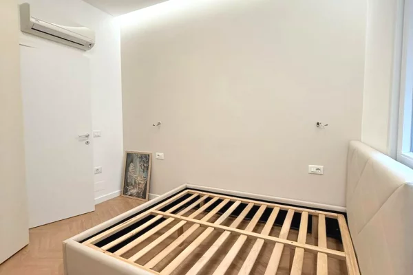 Shtepi me qera Apartament ne Tirane, 2+1, Mobilimi E mobiluar, Pagesa 1,000  Euro.