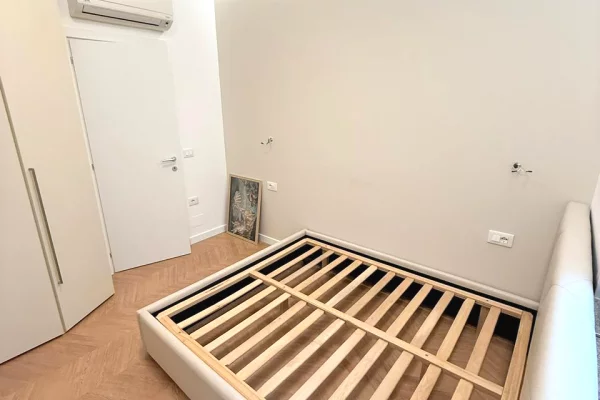 Shtepi me qera Apartament ne Tirane, 2+1, Mobilimi E mobiluar, Pagesa 1,000  Euro.