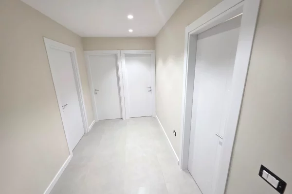 Shtepi ne shitje Apartament ne Tirane, 2+1, Mobilimi Bosh, pa mobiluar, Pagesa 16,500,000  Leke.