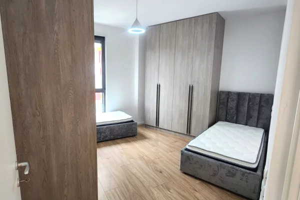 Shtepi me qera Apartament ne Tirane, 2+1, Mobilimi E mobiluar, Pagesa 870  Euro.