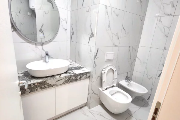 Shtepi me qera Apartament ne Tirane, 2+1, Mobilimi E mobiluar, Pagesa 870  Euro.