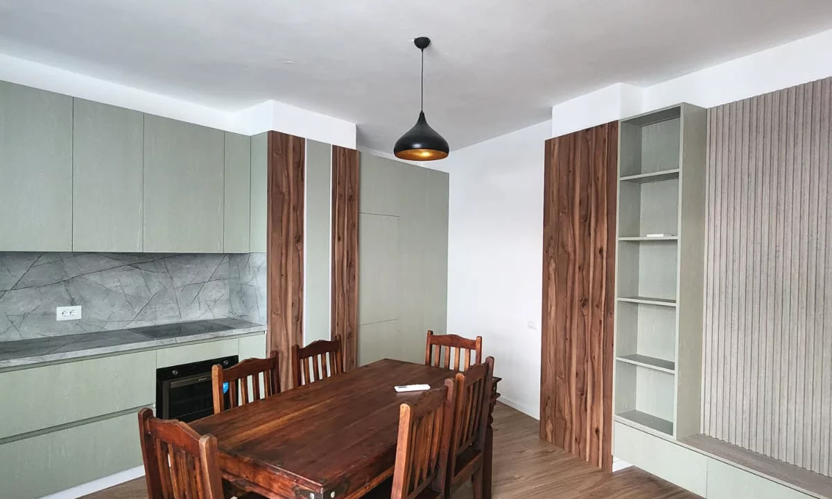 Shtepi me qera Apartament ne Tirane, 2+1, Mobilimi E mobiluar, Pagesa 870  Euro.