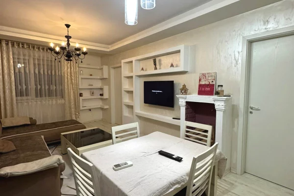 Shtepi me qera Apartament ne Tirane, 2+1, Mobilimi E mobiluar, Pagesa 650  Euro.