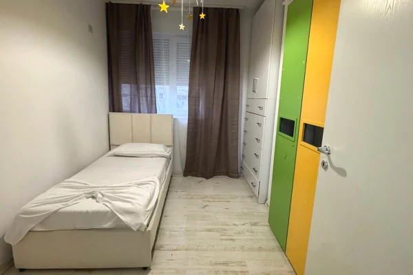 Shtepi me qera Apartament ne Tirane, 2+1, Mobilimi E mobiluar, Pagesa 650  Euro.