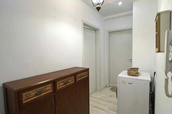 Shtepi me qera Apartament ne Tirane, 2+1, Mobilimi E mobiluar, Pagesa 650  Euro.