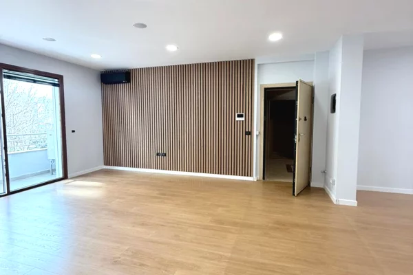 JEPET ME QIRA AMBJENT PER ZYRA – KOMPLEKSI DELIJORGJI