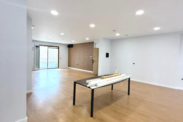 JEPET ME QIRA AMBJENT PER ZYRA – KOMPLEKSI DELIJORGJI