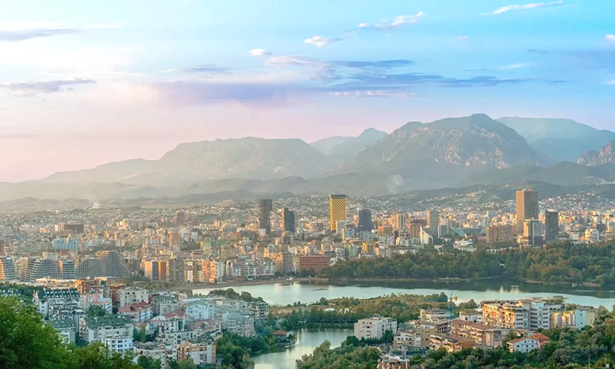 Appartamento in vendita a Tirana 1+1, Arredato