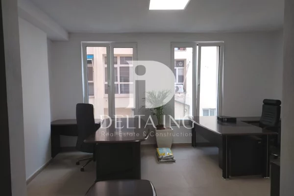 Ambient biznesi me qera 3+1 ne Tirane - 1,258 Euro