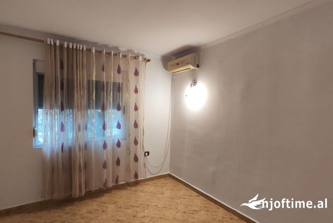 Shtepi ne shitje 1+1 ne Tirane - 70,000 Euro
