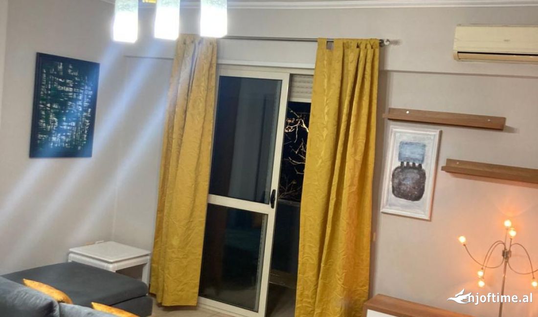 Shtepi me qera Apartament ne Tirane, 1+1, Mobilimi E mobiluar, Pagesa 550  Euro.